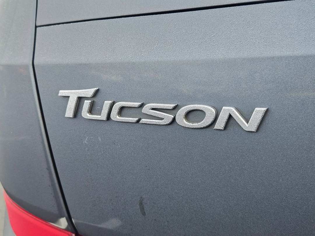 2017 Hyundai Tucson SE - Image 30