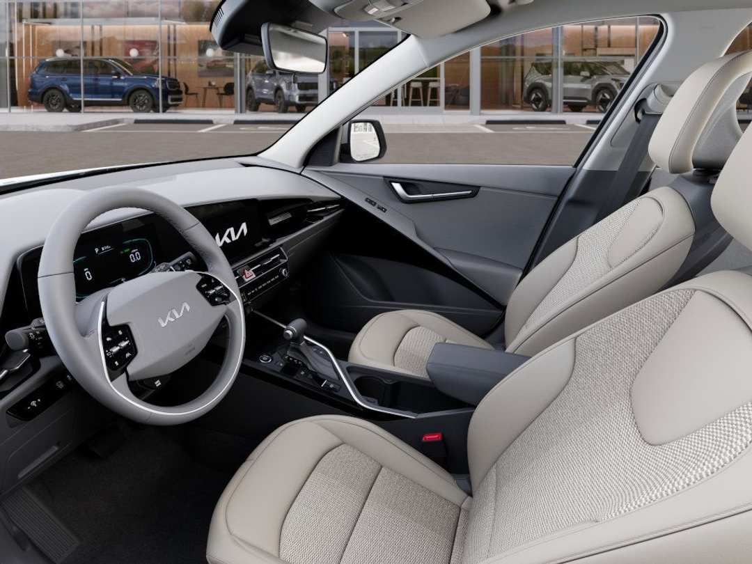 2025 Kia Niro EX - Image 17