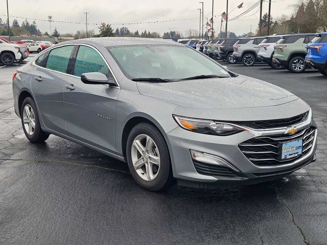 2025 Chevrolet Malibu LS - Image 8