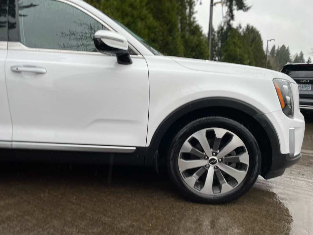 2022 Kia Telluride SX - Image 3