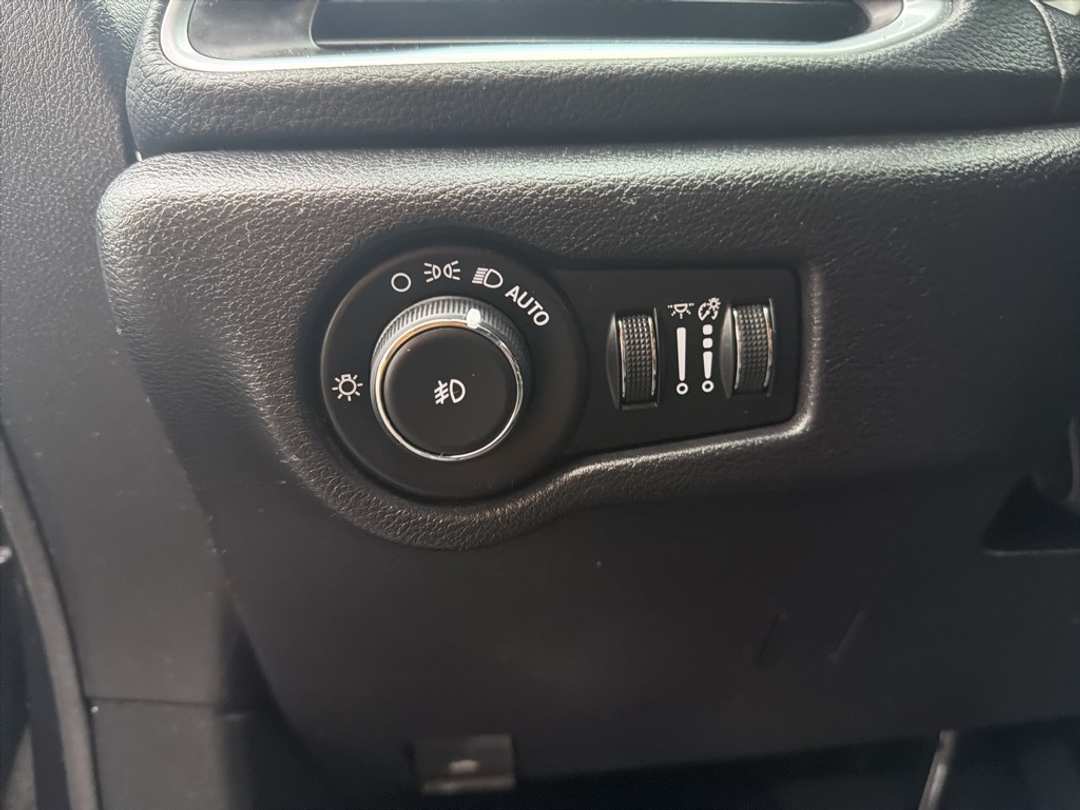 2019 Chrysler Pacifica Limited - Image 31