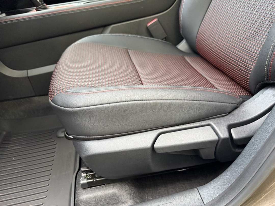 2026 Nissan Kicks SR - Image 13