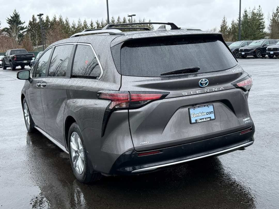 2024 Toyota Sienna Limited - Image 6