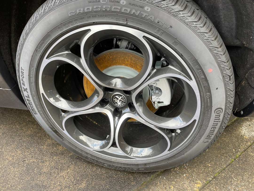 2024 Alfa Romeo Stelvio Ti - Image 7