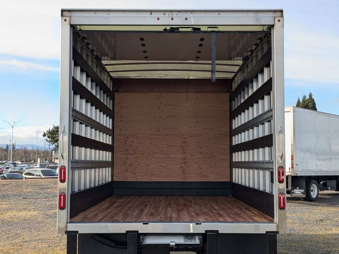 2024 Chevrolet 5500 Hd Lcf Dry Box - Image 24