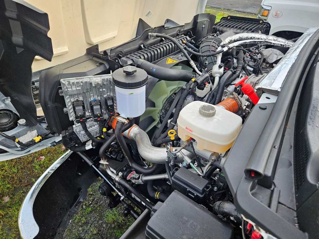 2025 Chevrolet Silverado 4500Hd - Image 38