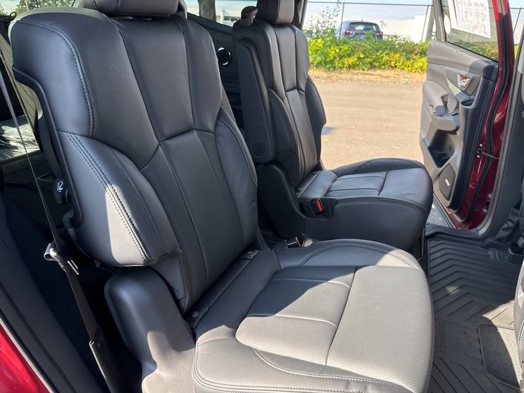 2025 Subaru Ascent Onyx Edition Touring - Image 35