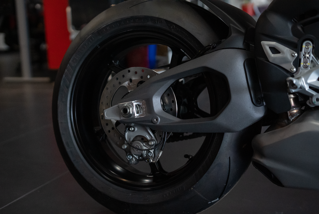 2025 Ducati Panigale V4 S - Image 8