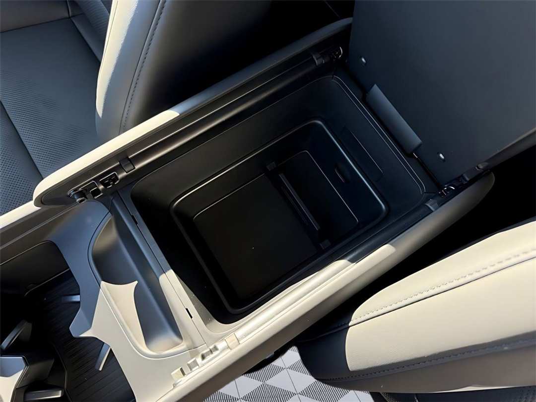 2026 Hyundai Santa Fe SEL - Image 25