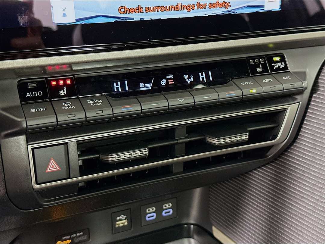 2026 Toyota Camry SE Nightshade - Image 16