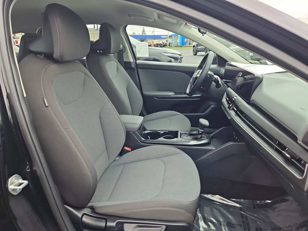 2025 Kia K4 LXS - Image 28