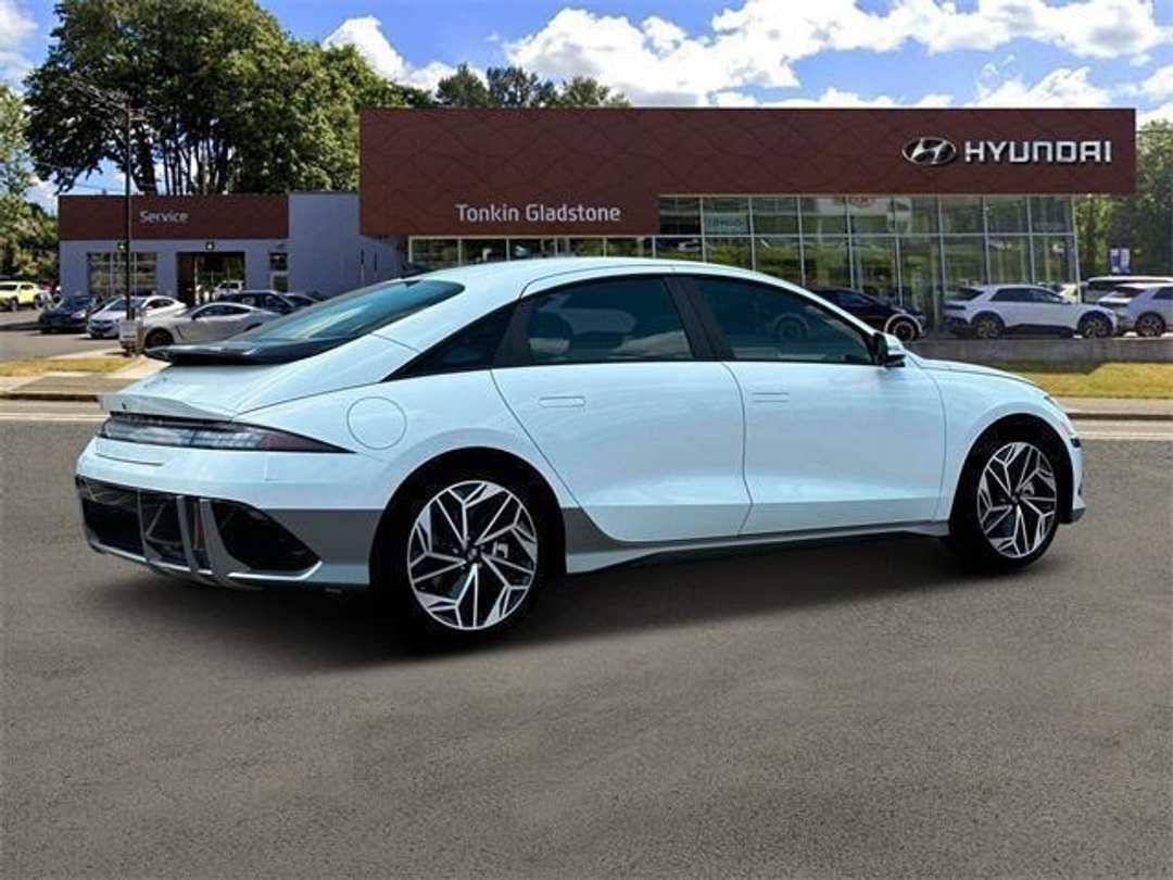 2025 Hyundai Ioniq 6 SEL - Image 8