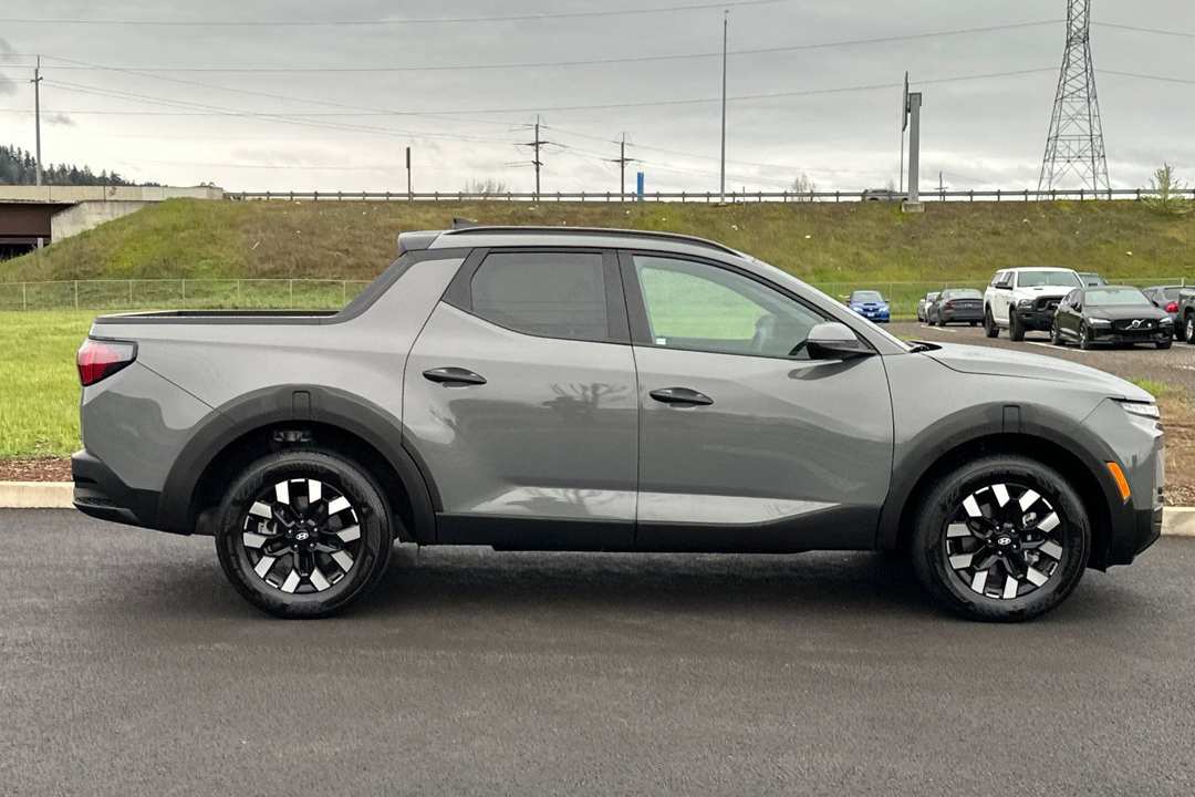 2025 Hyundai Santa Cruz SEL - Image 2