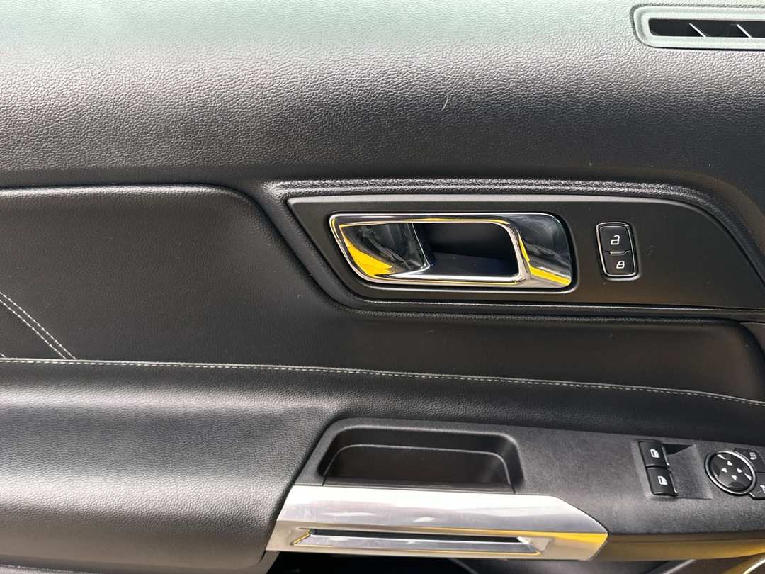 2015 Ford Mustang GT - Image 10