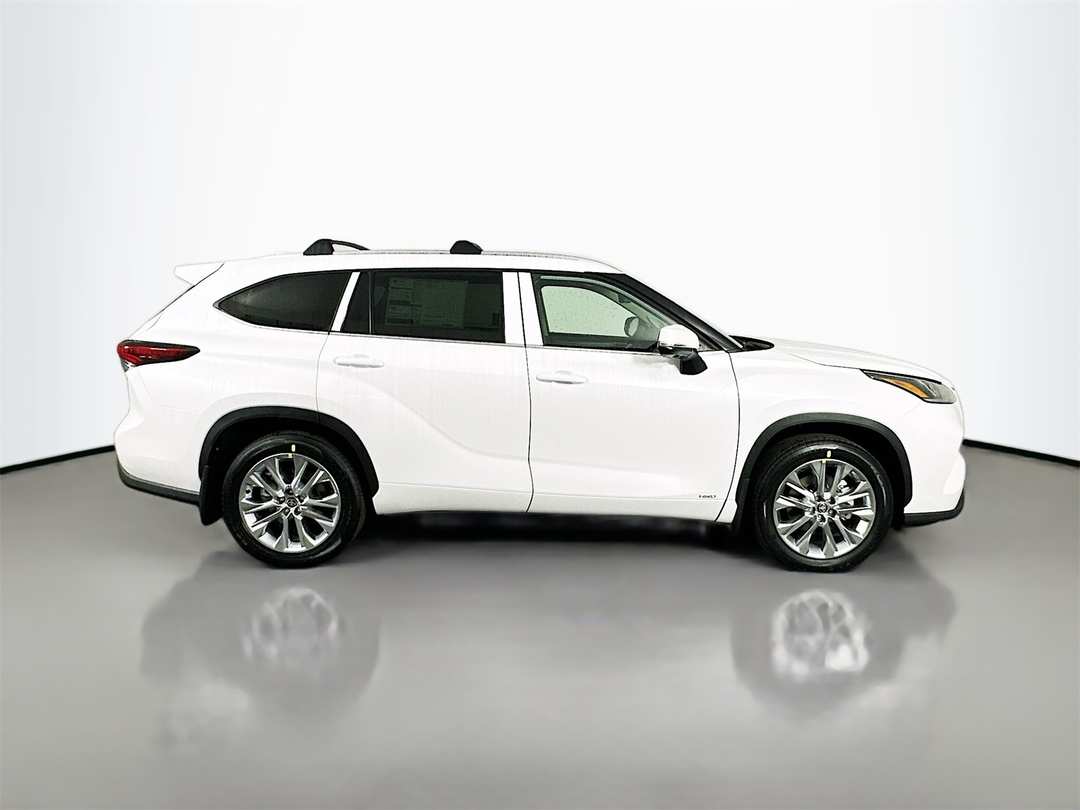 2026 Toyota Highlander Limited - Image 8