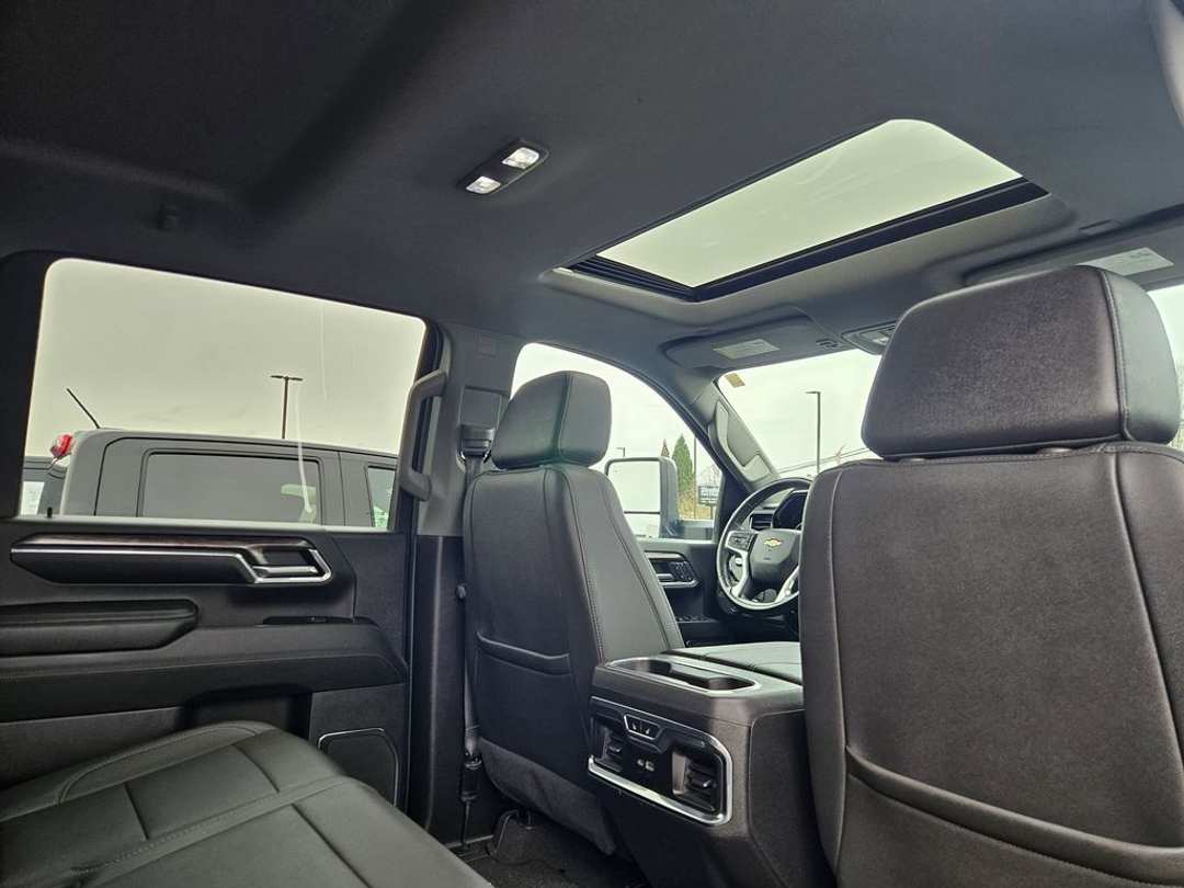 2024 Chevrolet Silverado 3500Hd LTZ - Image 38