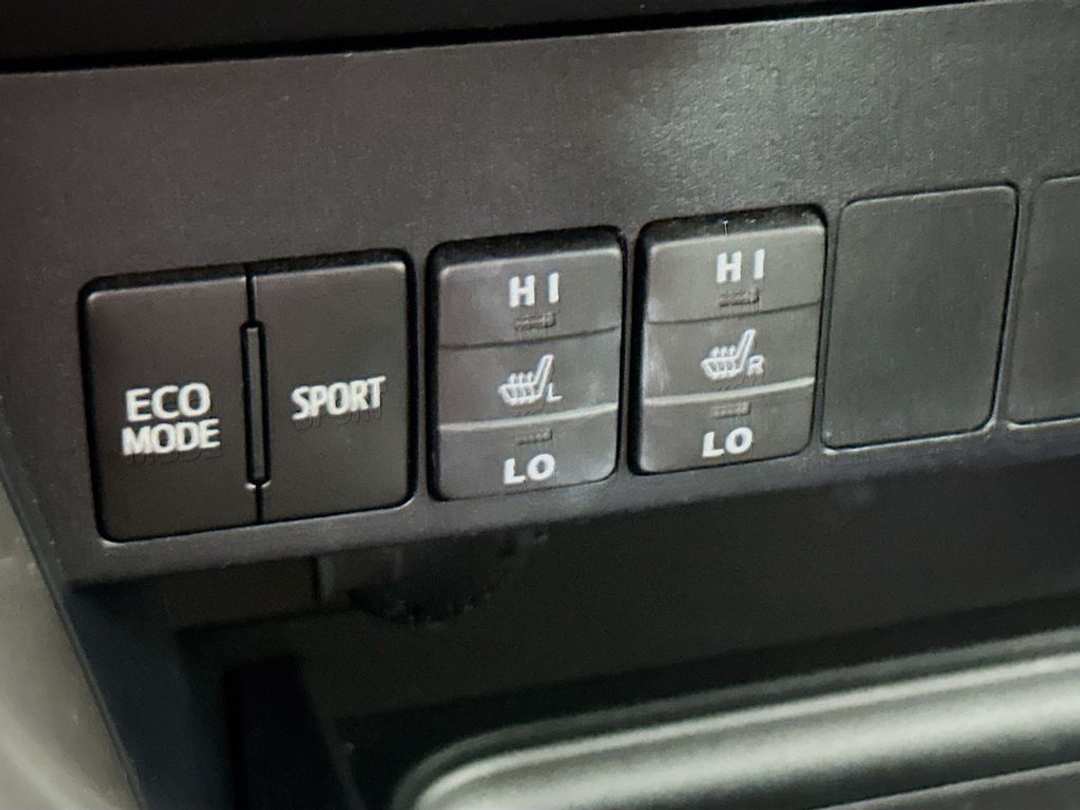 2018 Toyota Rav4 Limited - Image 21