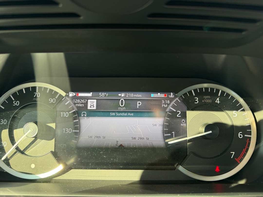 2023 Land Rover Discovery Sport SE - Image 13