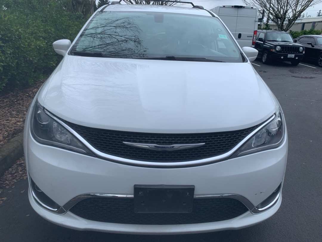 2018 Chrysler Pacifica Touring L - Image 6