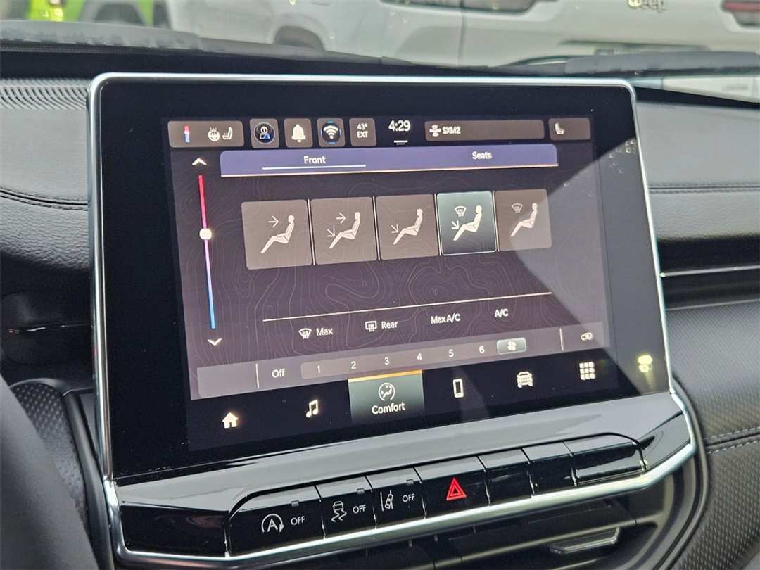 2026 Jeep Compass Latitude - Image 22