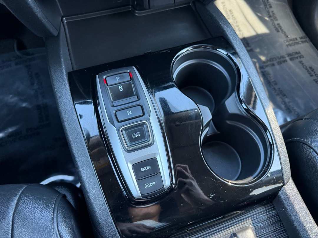 2017 Honda Pilot Touring - Image 25