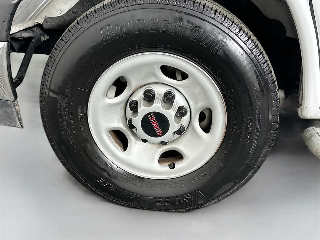 2024 GMC Savana 2500 Work - Image 28