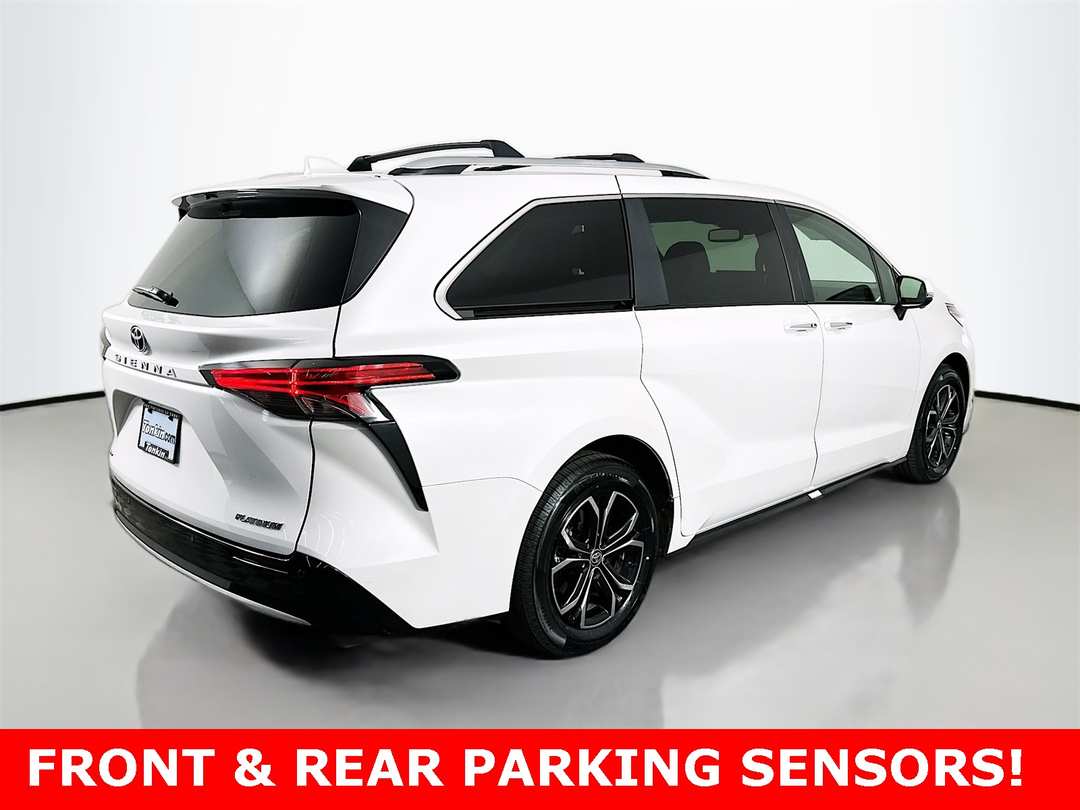 2025 Toyota Sienna Platinum - Image 7
