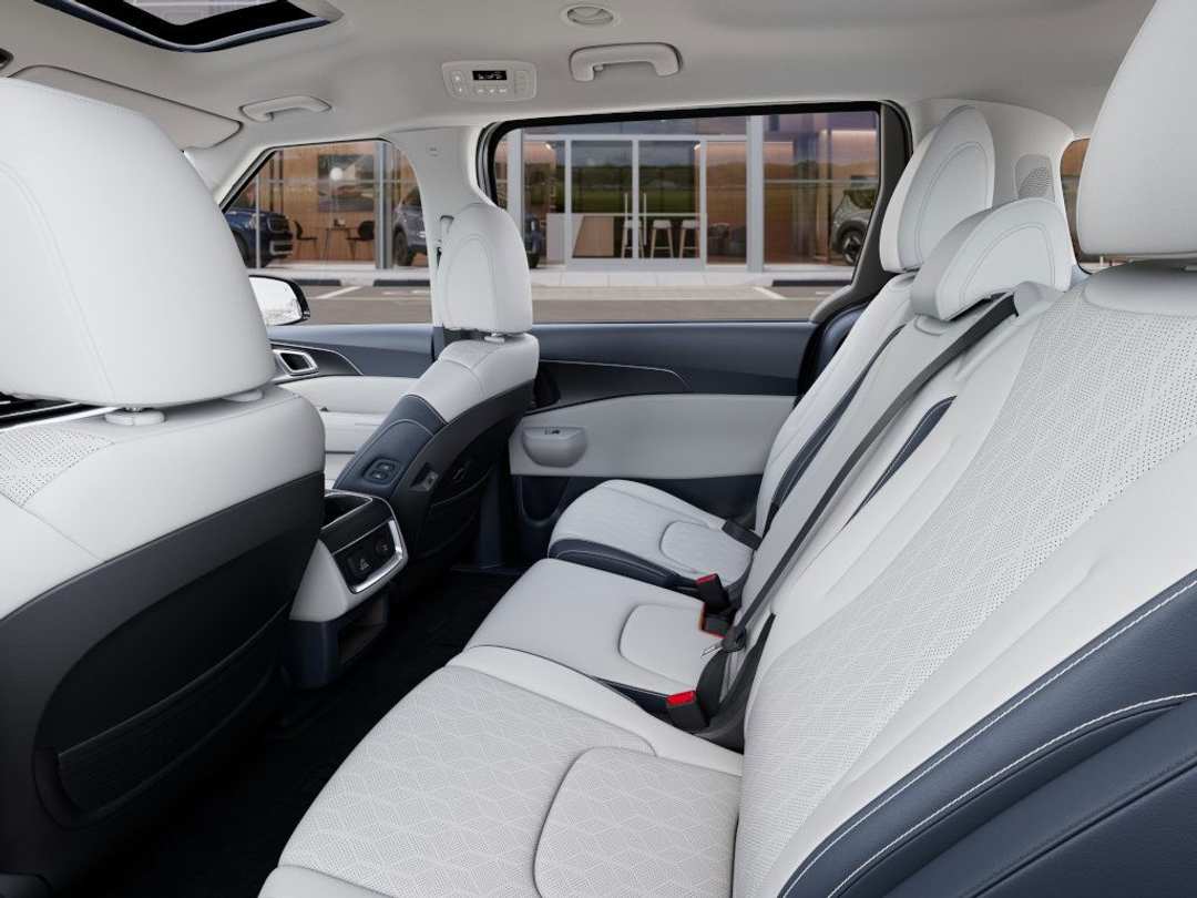 2026 Kia Carnival SX - Image 18