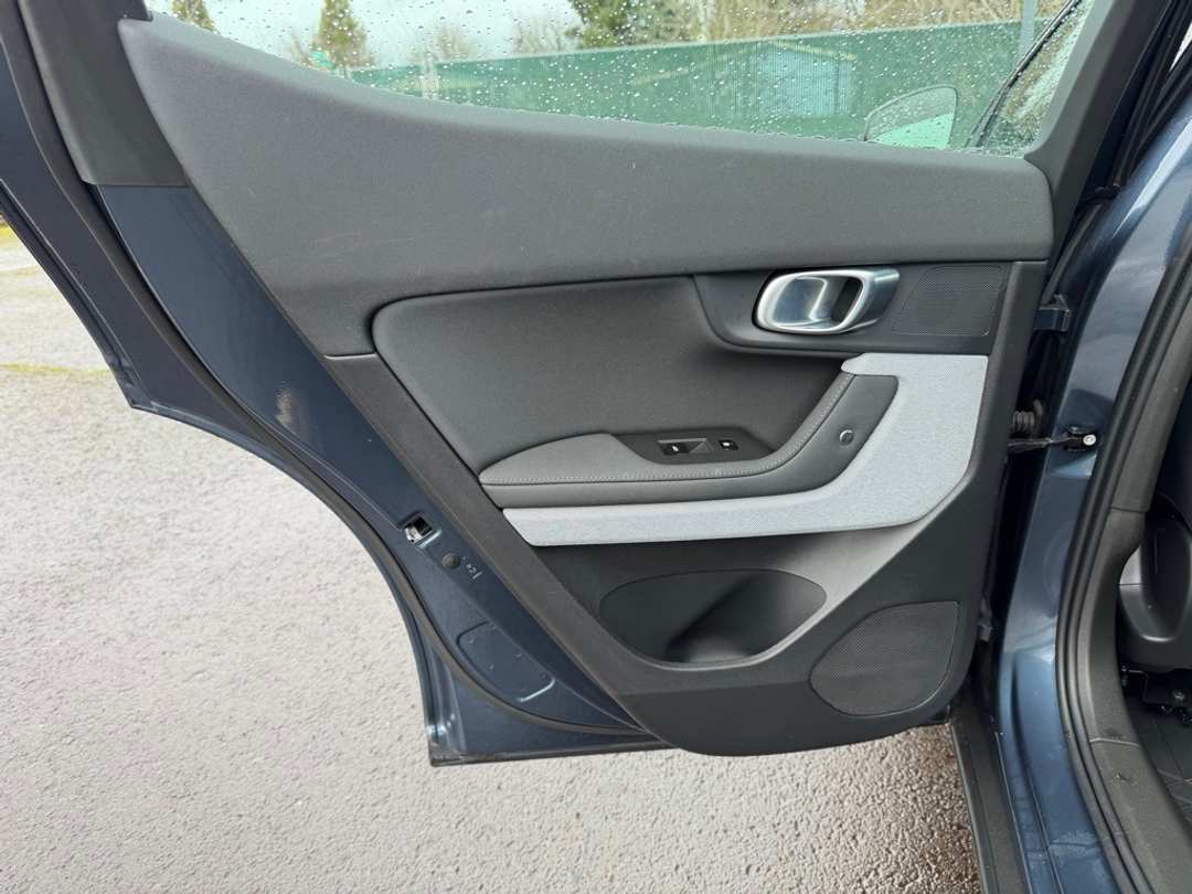 2022 Polestar 2 Long Range Dual Motor - Image 32