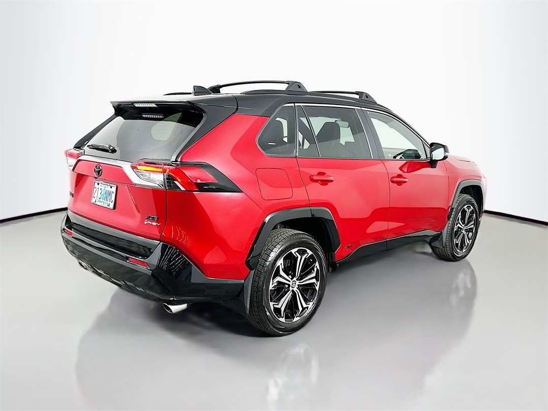 2025 Toyota Rav4 XSE - Image 7