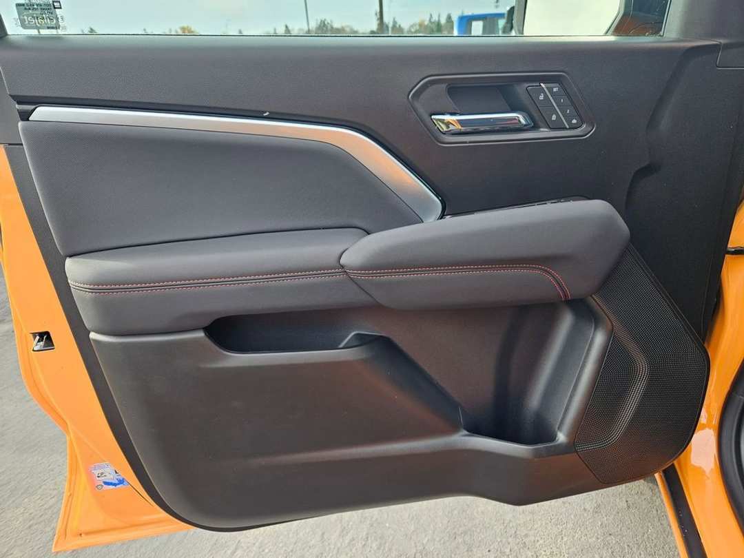 2026 Chevrolet Colorado Z71 - Image 10