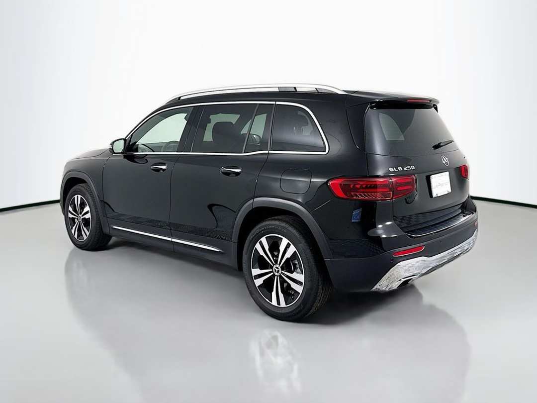 2025 Mercedes-Benz GLB GLB 250 - Image 3