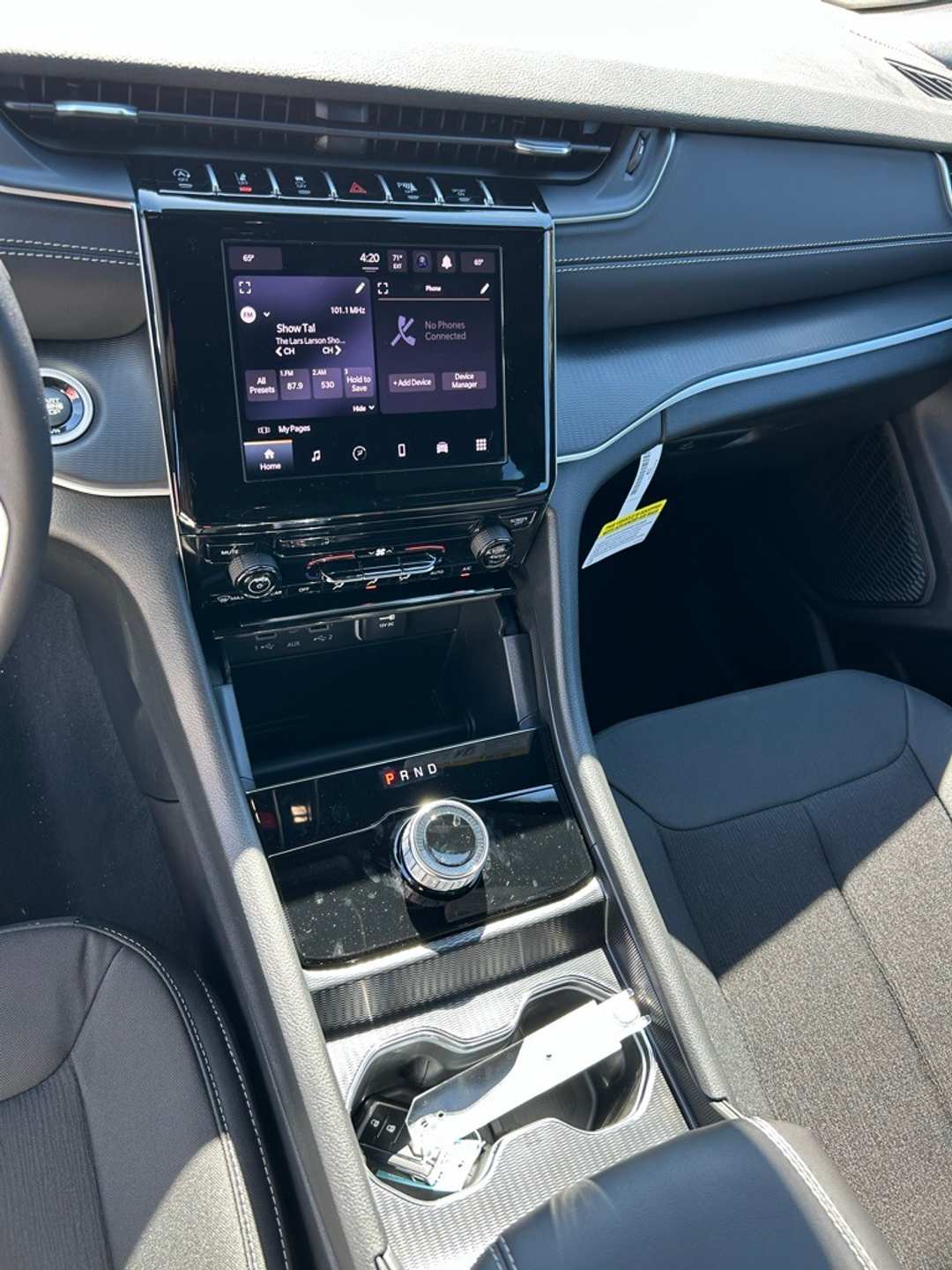 2025 Jeep Grand Cherokee Laredo X - Image 19