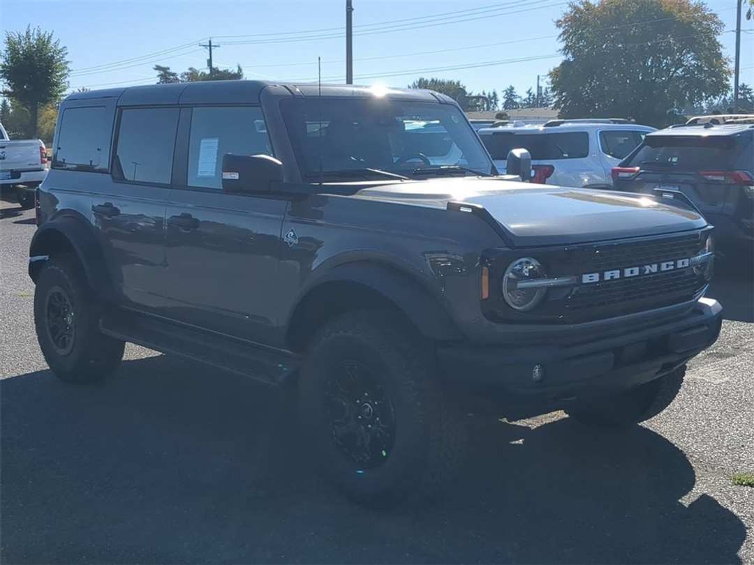 2025 Ford Bronco Outer Banks - Image 7