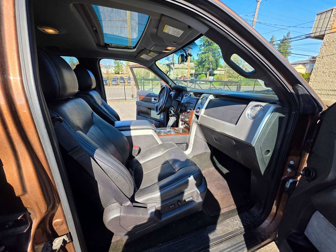 2012 Ford F-150 Lariat - Image 17