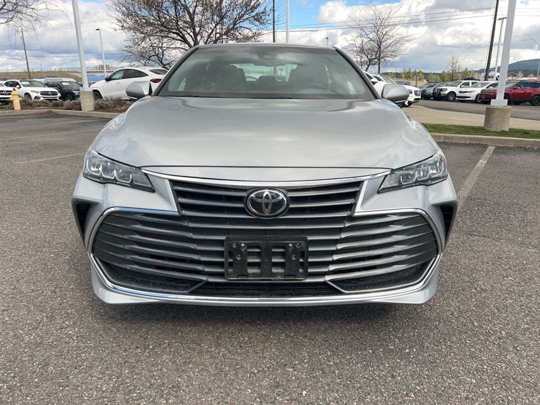 2021 Toyota Avalon XLE - Image 3