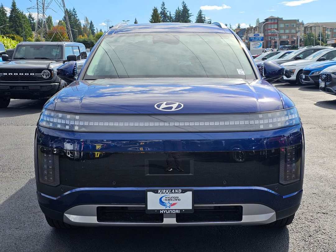 2026 Hyundai Ioniq 9 S - Image 2