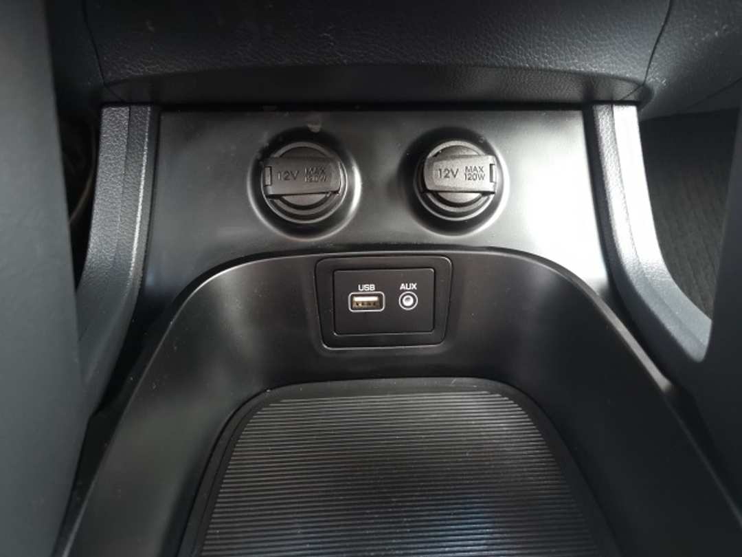 2017 Hyundai Santa Fe SE Ultimate - Image 19