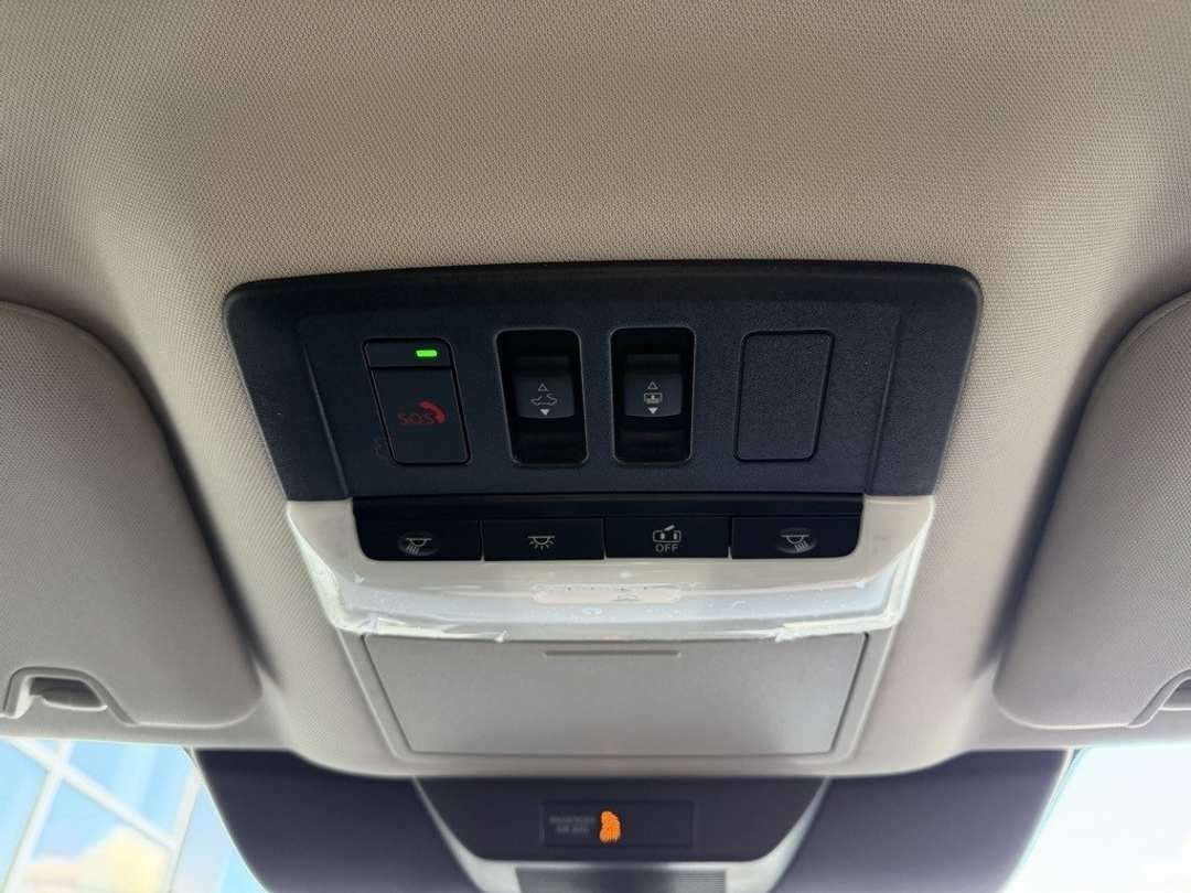 2025 Nissan Pathfinder Platinum - Image 29