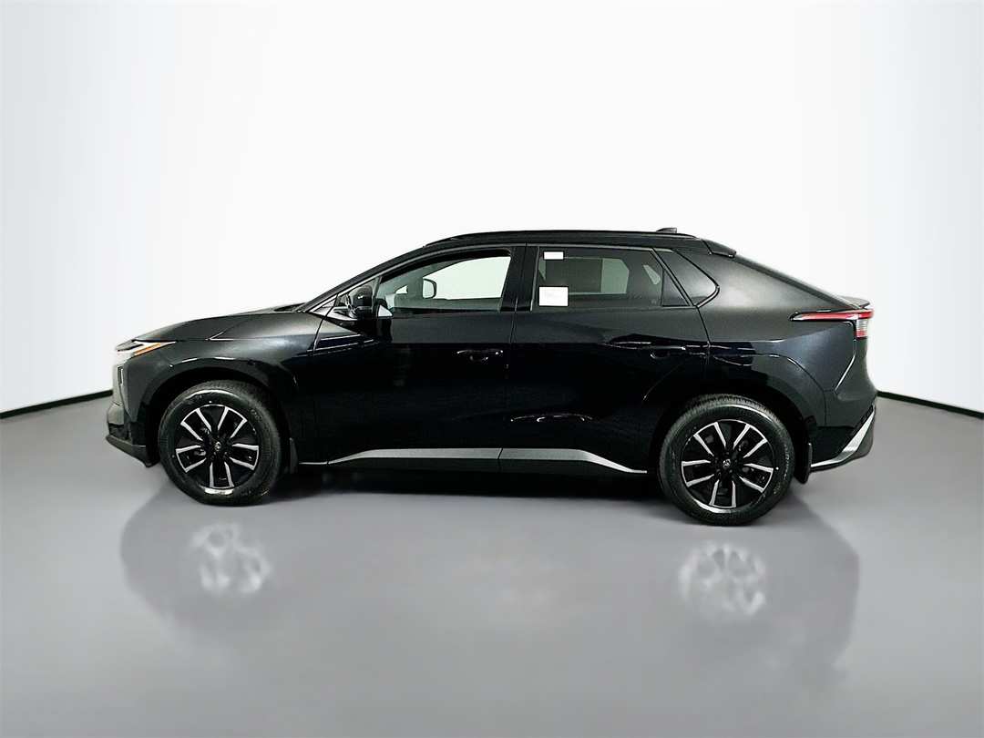 2026 Toyota Bz XLE Plus - Image 4