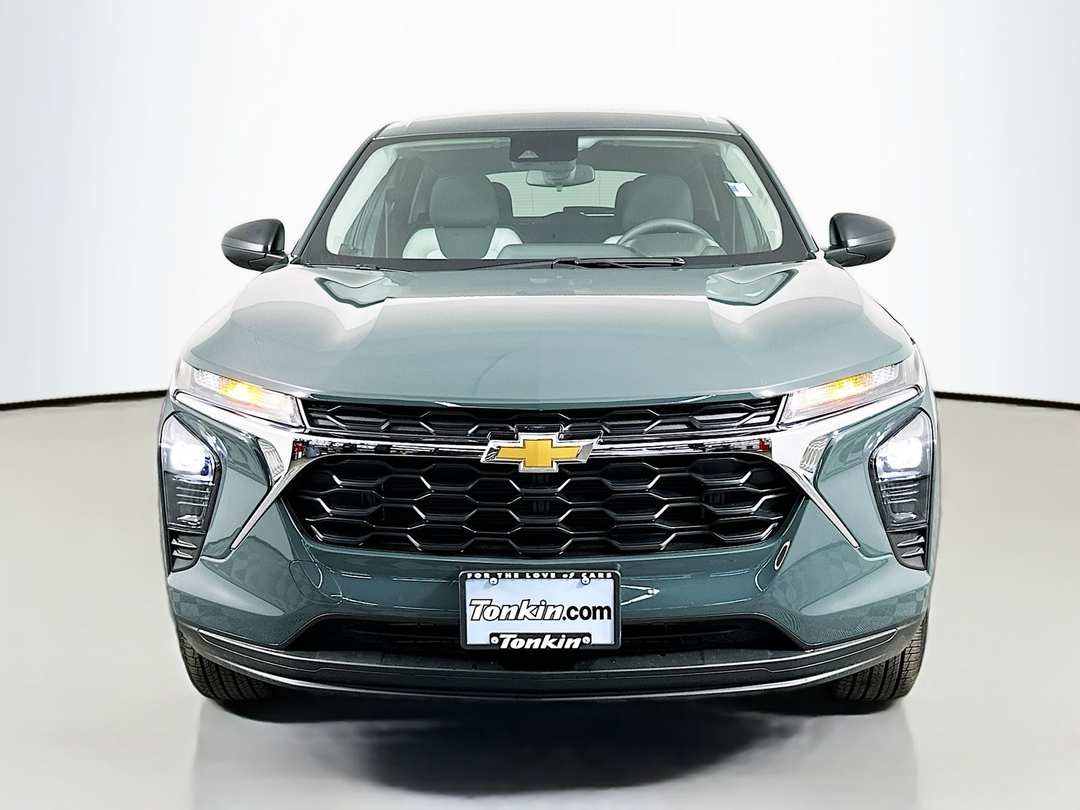 2026 Chevrolet Trax LS - Image 2