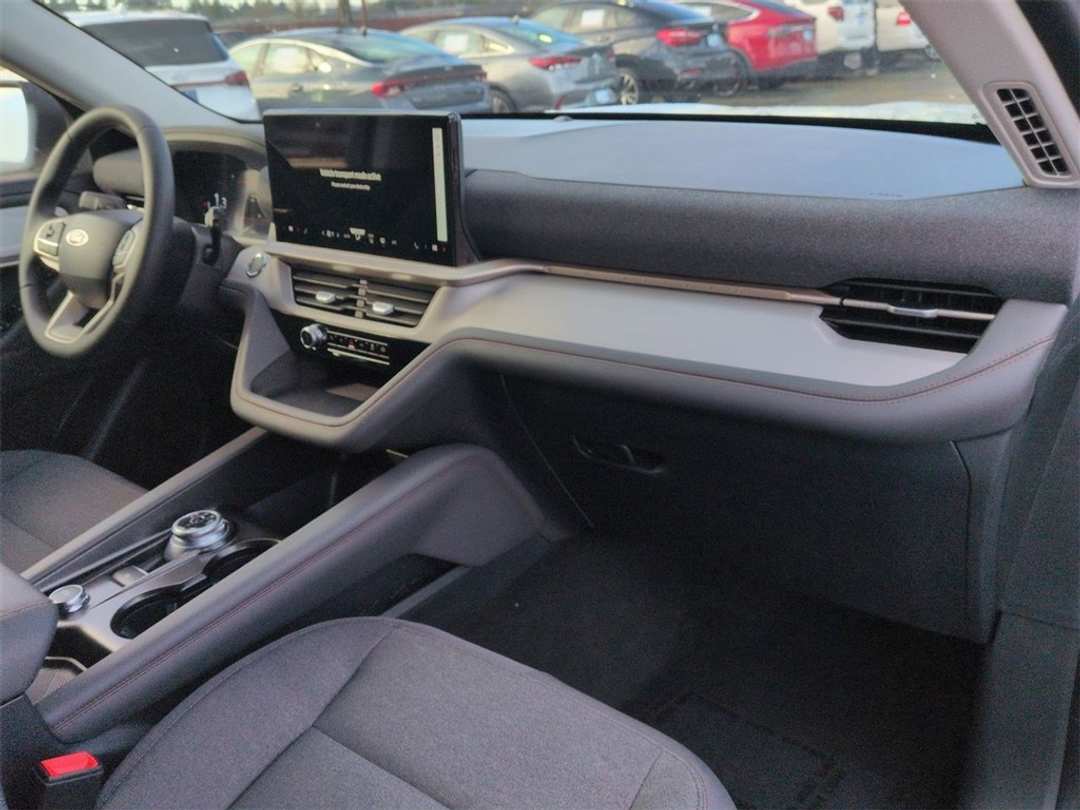 2026 Ford Explorer Active - Image 29