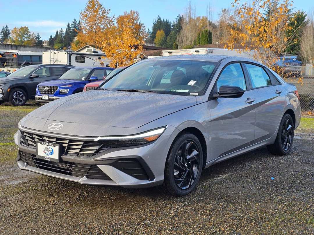 2026 Hyundai Elantra SEL Sport - Image 3