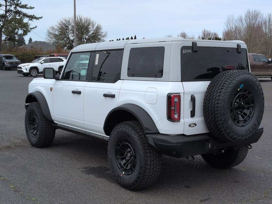 2026 Ford Bronco Badlands - Image 3