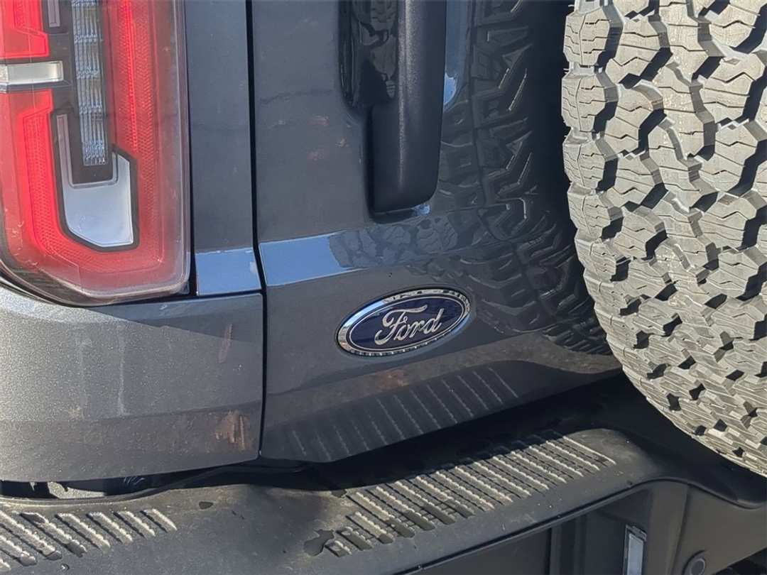 2025 Ford Bronco Badlands - Image 24