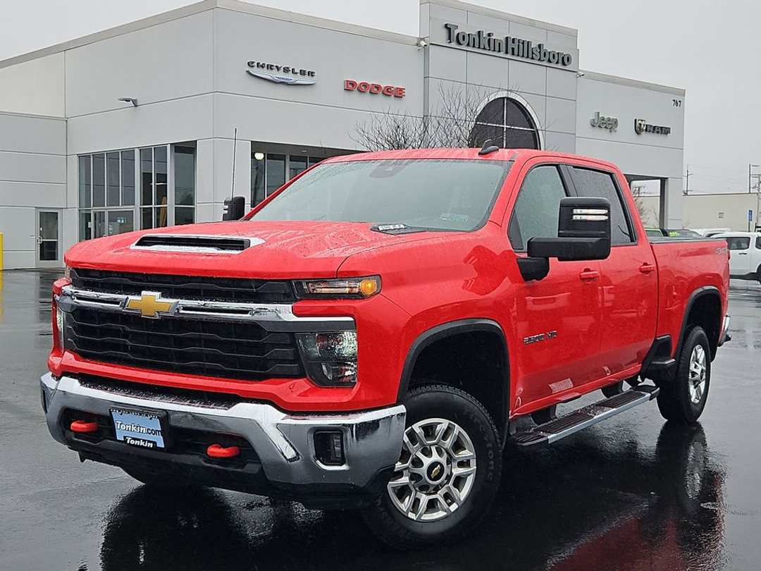 2024 Chevrolet Silverado 2500Hd LT - Image 2