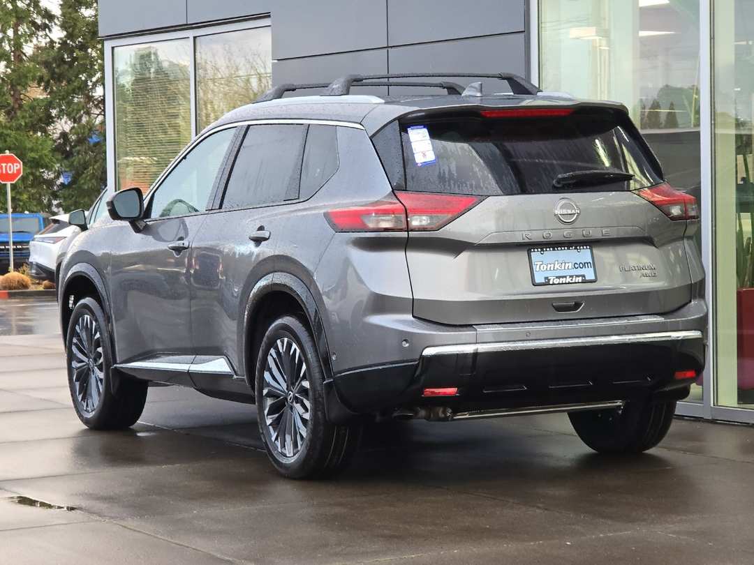2026 Nissan Rogue Platinum - Image 5