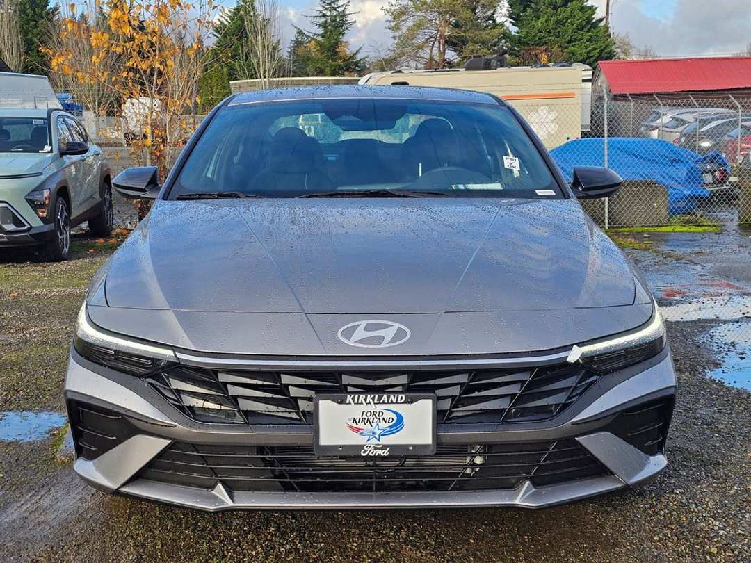 2026 Hyundai Elantra SEL Sport - Image 2