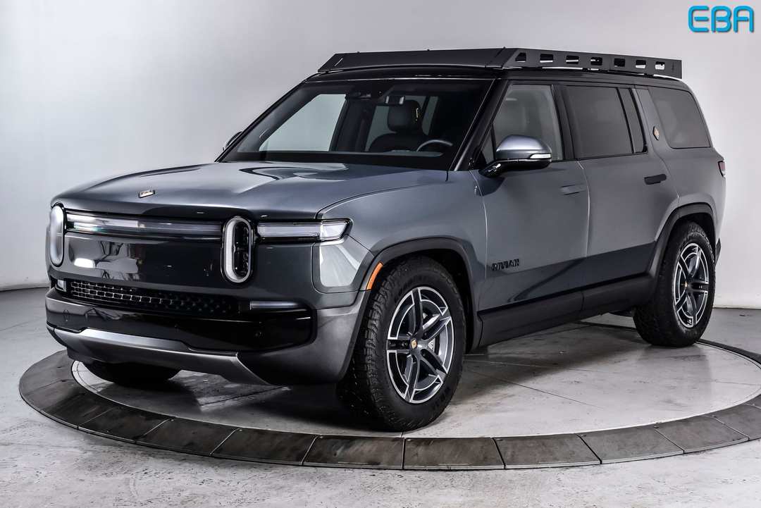 2025 Rivian R1S Adventure Dual Motor Standard Pack - Image 2