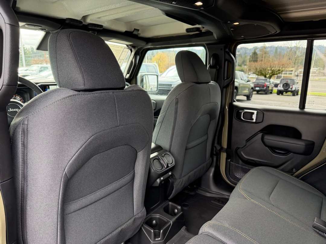 2026 Jeep Wrangler Willys - Image 31